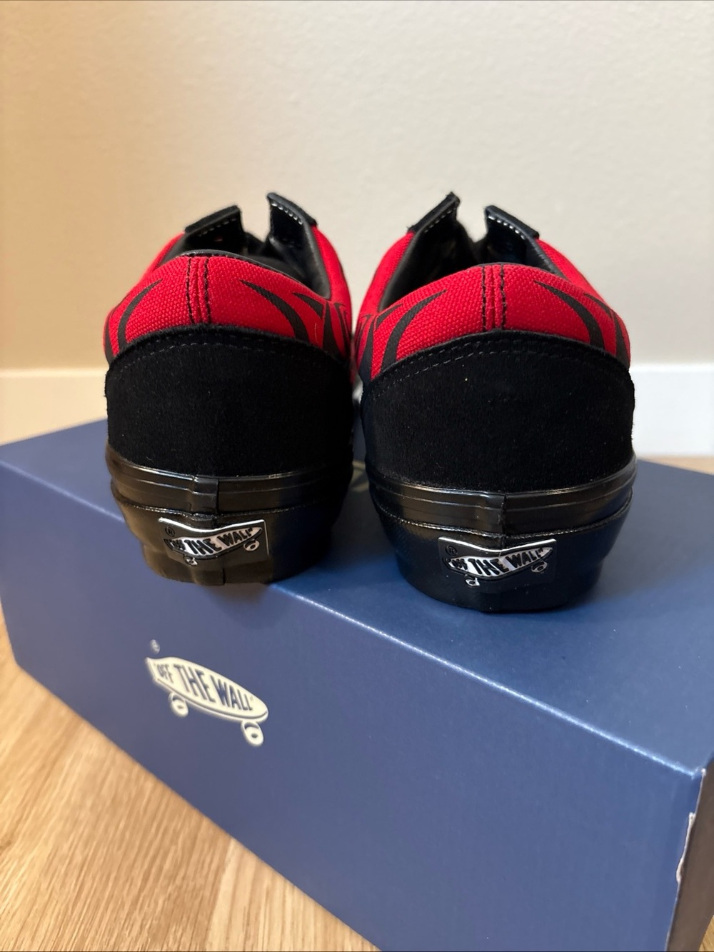 Vans premium Old Skool Red & Black Flame Low-Top Sneakers Y2K - Picture 3 of 6